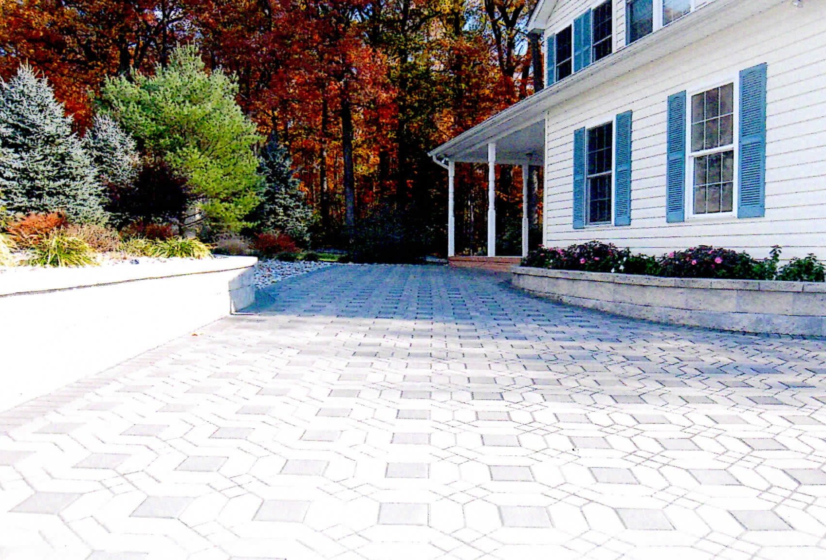 Paver patio with sitting walls